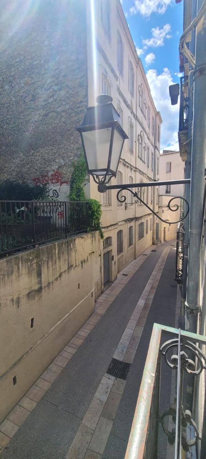 Studio Au Coeur Historique De Montpellier, 2 Personnes Et Wifi Buitenkant foto