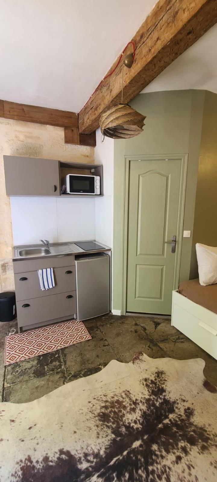 Studio Au Coeur Historique De Montpellier, 2 Personnes Et Wifi Buitenkant foto