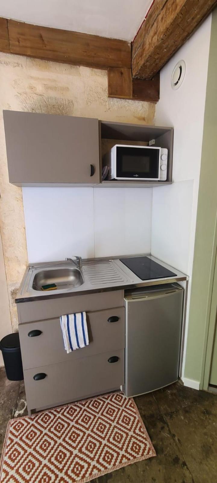 Studio Au Coeur Historique De Montpellier, 2 Personnes Et Wifi Buitenkant foto