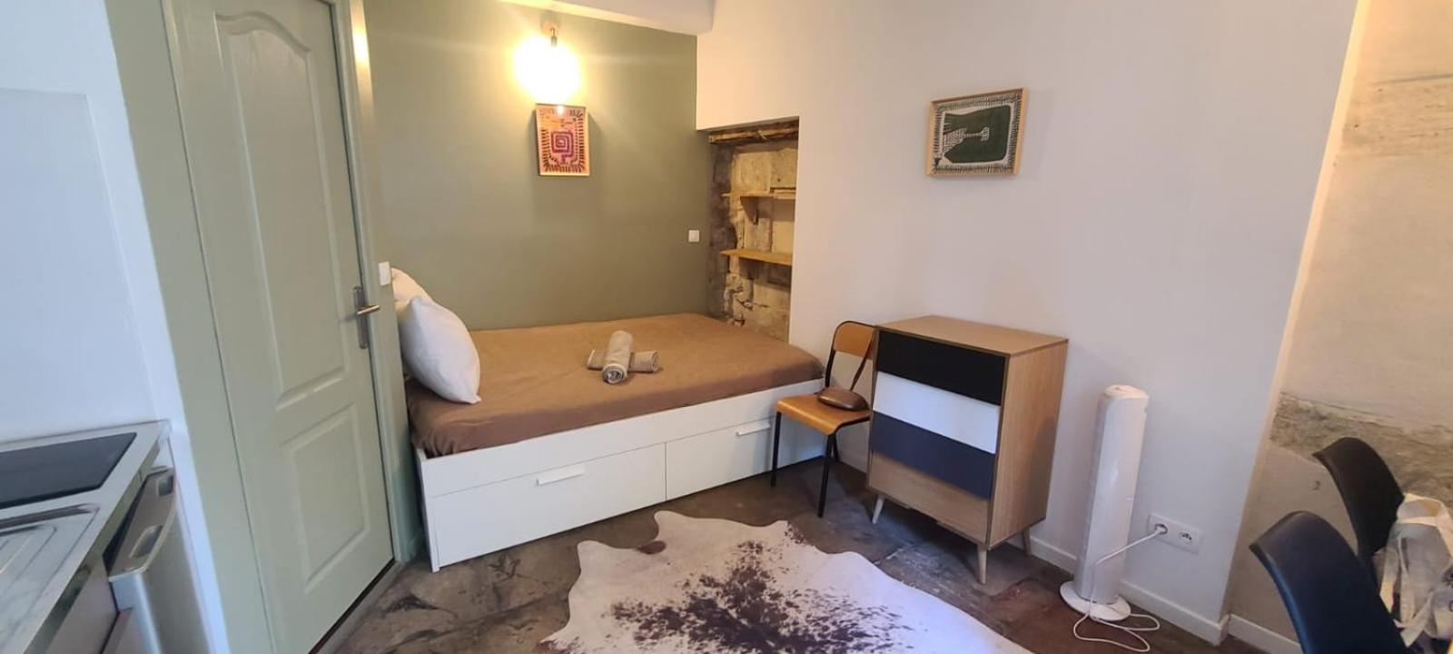 Studio Au Coeur Historique De Montpellier, 2 Personnes Et Wifi Buitenkant foto
